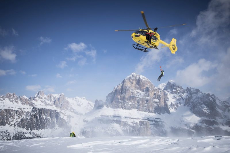 Karpos collaborazione Soccorso Alpino Suem elicottero neve